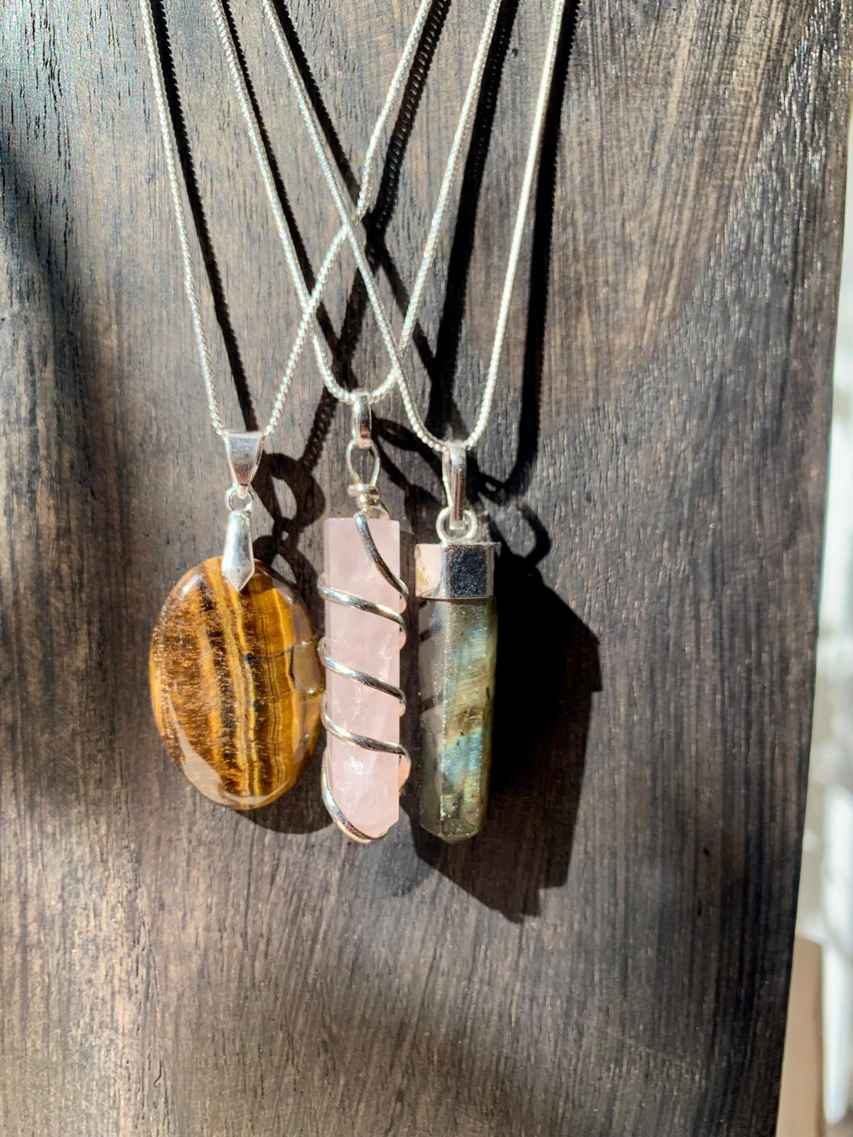 COLLANA CON CIONDOLO