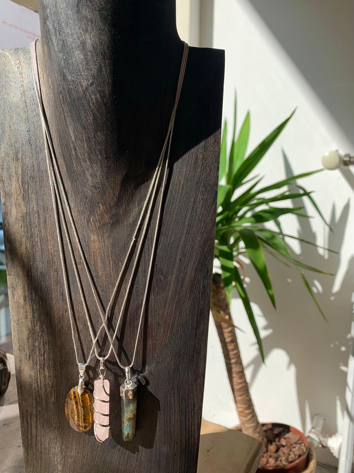 COLLANA CON CIONDOLO