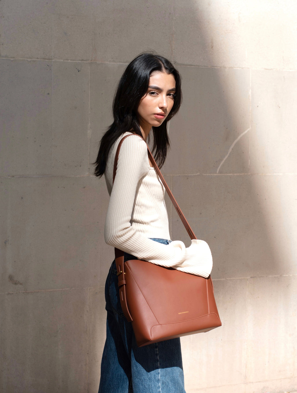 Oli - Apple Leather Midi Shoulder Cross-body Bag Brown