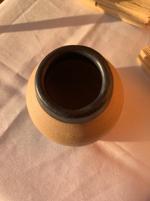 Caramel | Black Hole