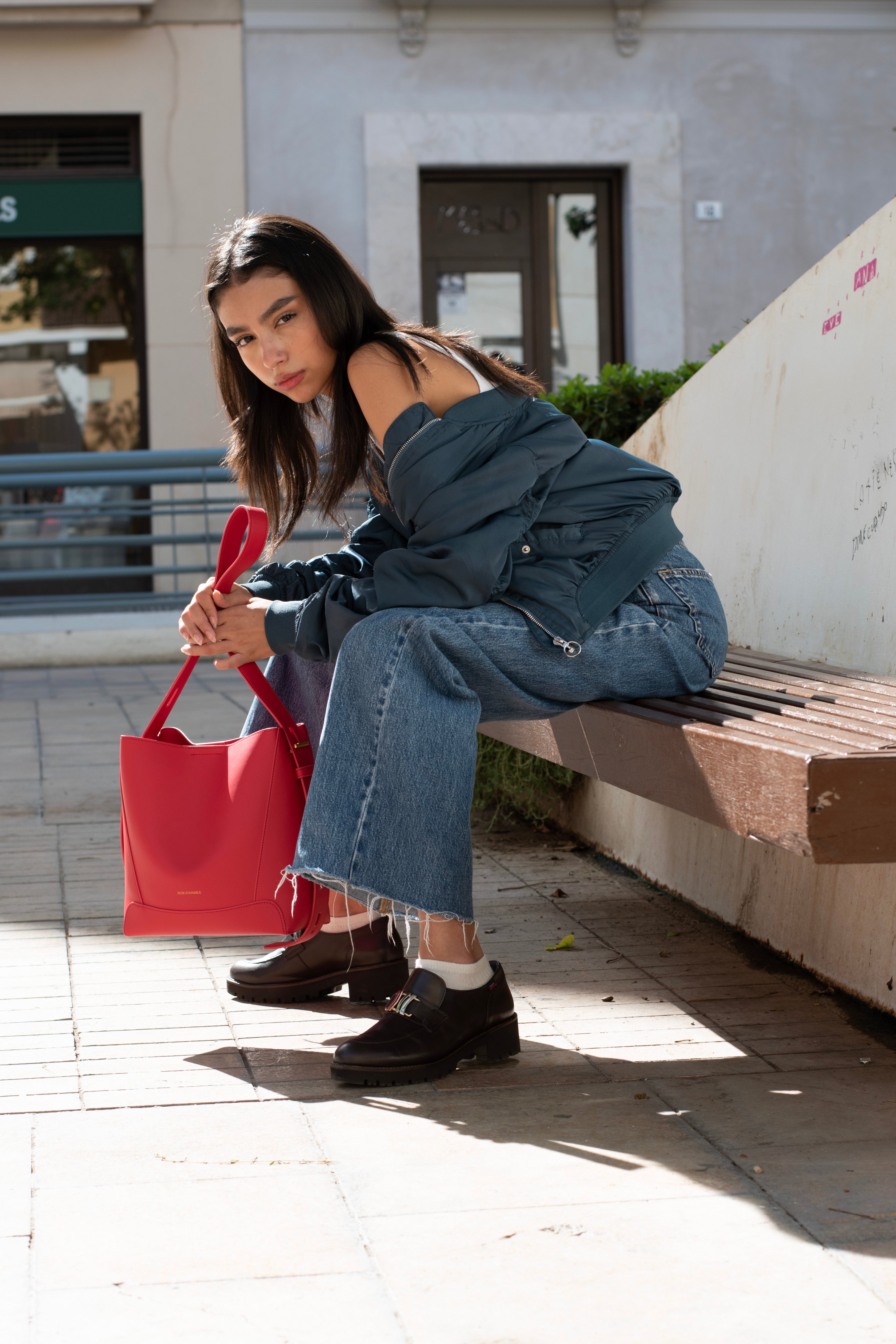 Oli - Apple Leather Midi Shoulder Cross-body Bag Red