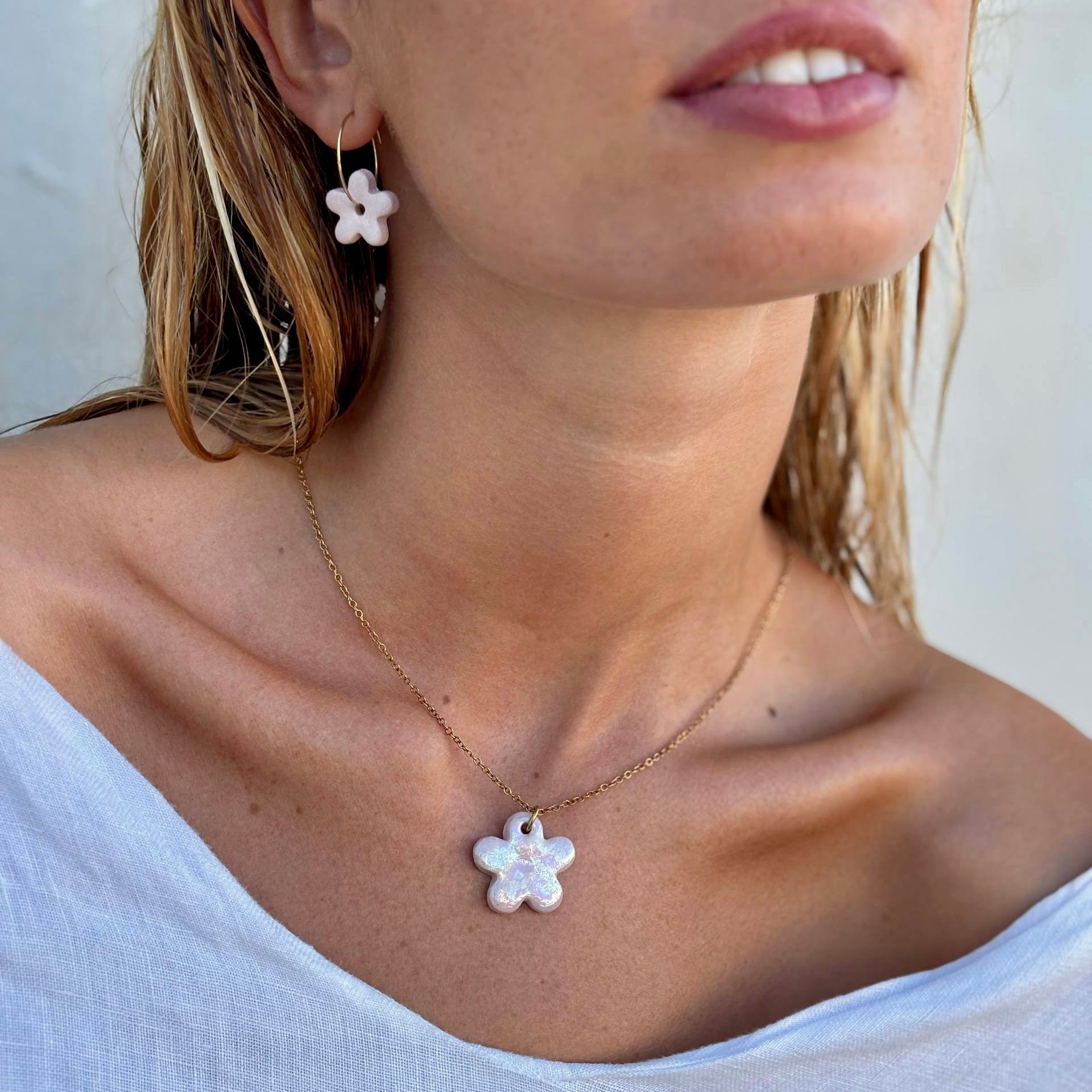 Lillium | Handcrafted pearl-pink floral ceramic necklace