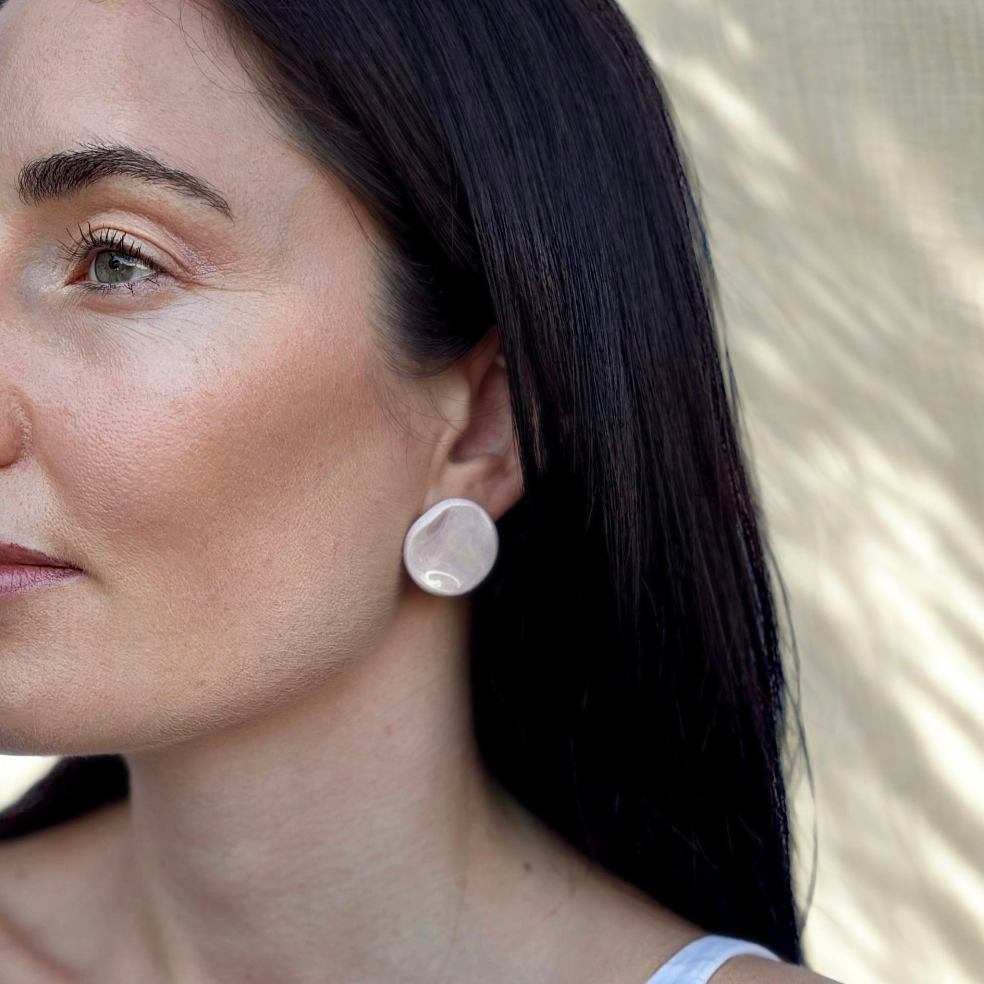 Perla | Handcrafted pearl-pink ceramic stud earrings