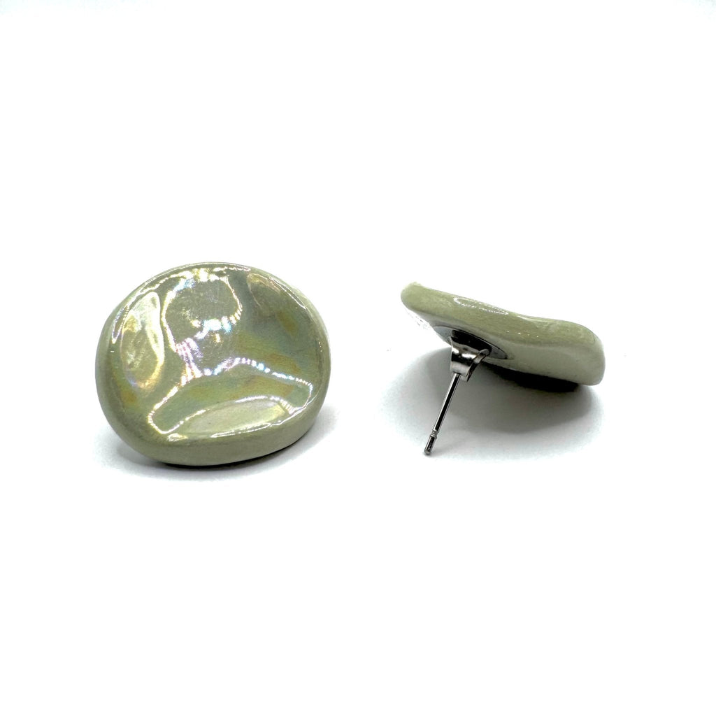 Perla | Handcrafted pearl sage-green ceramic stud earrings