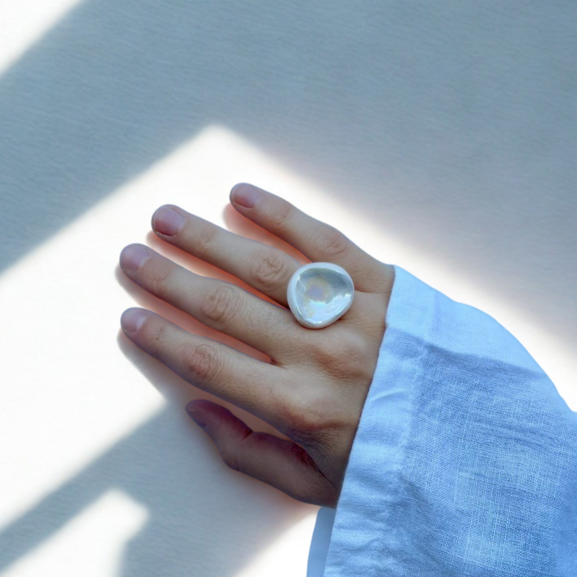 Perla | Handcrafted pearl-white ceramic ring