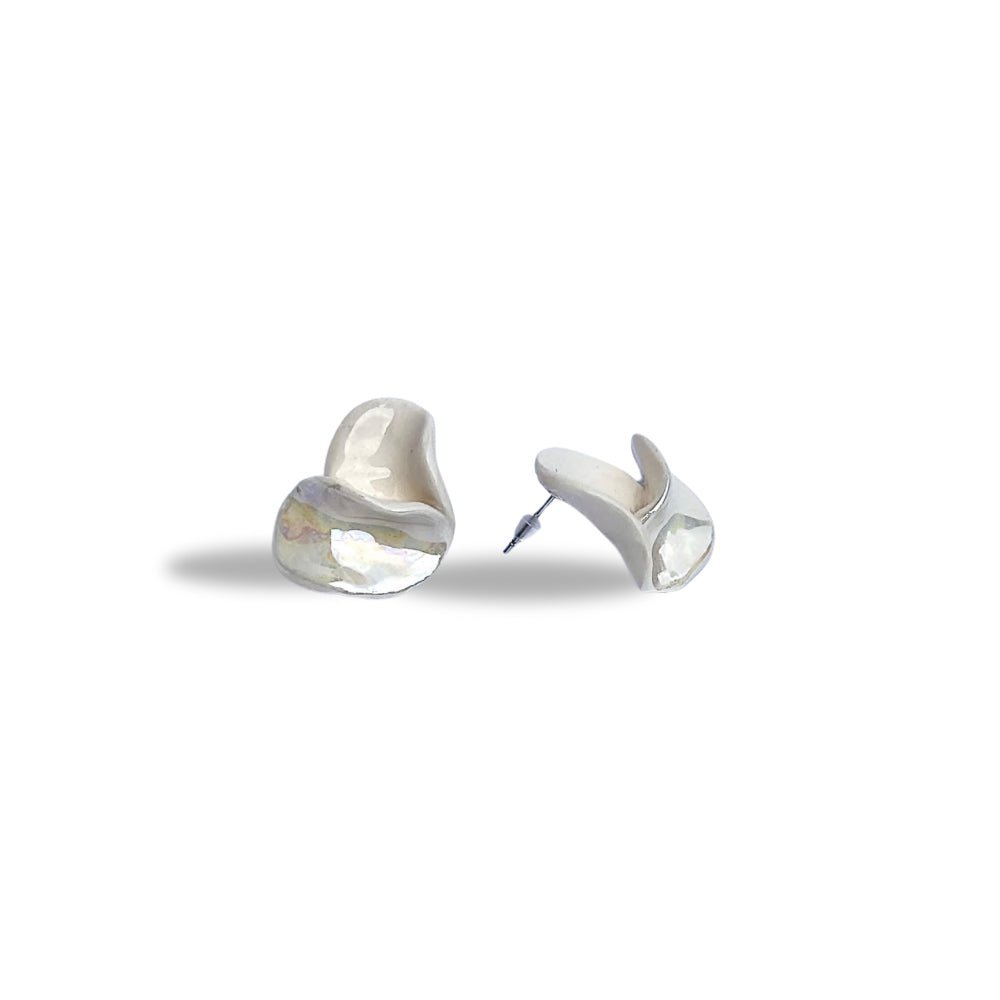 Petali | Handcrafted pearl-white ceramic stud earrings