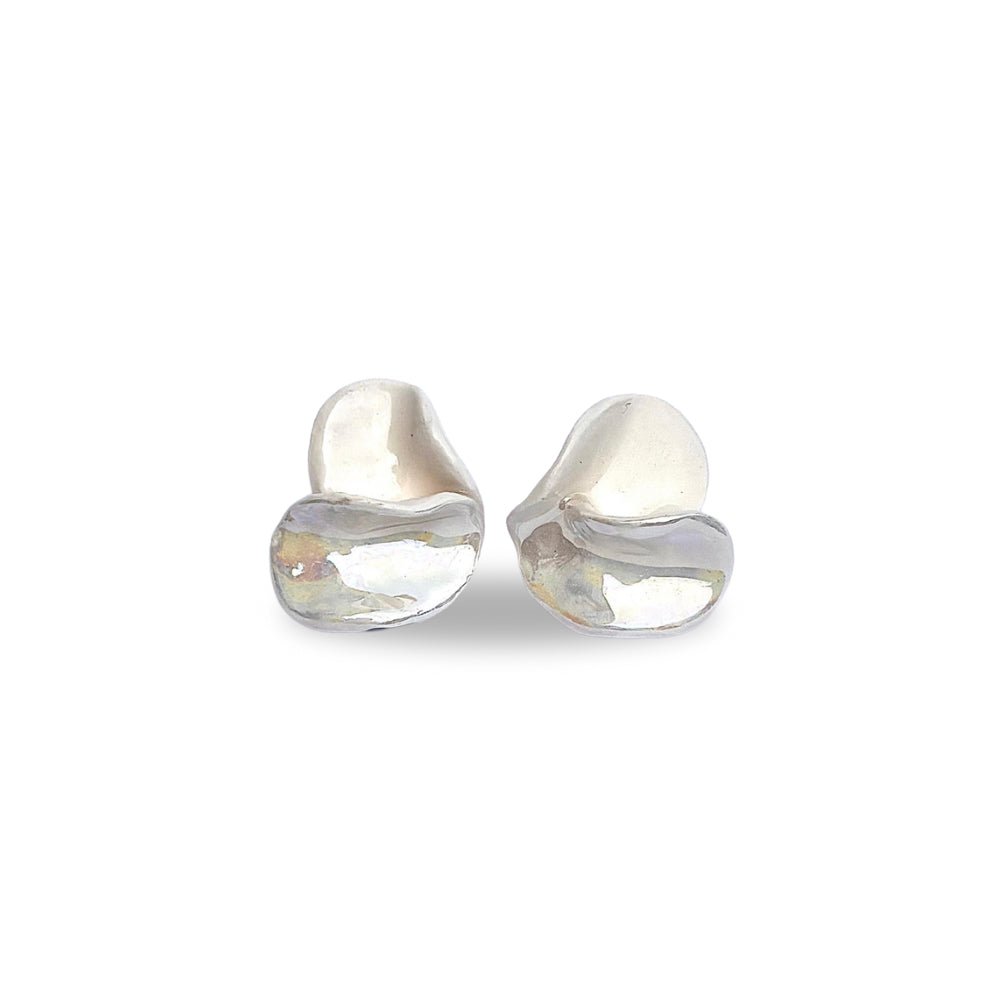 Petali | Handcrafted pearl-white ceramic stud earrings